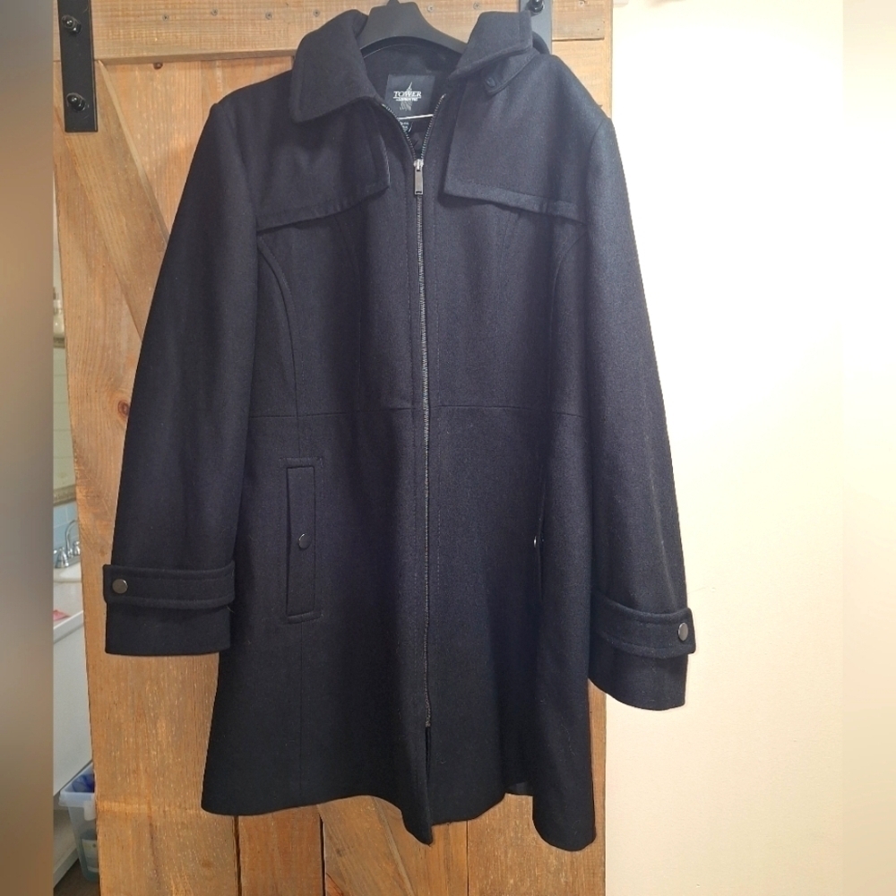 Tower by London Fog Peacoat/ Parka in a ladies size XXL. Pre-loved in great cond